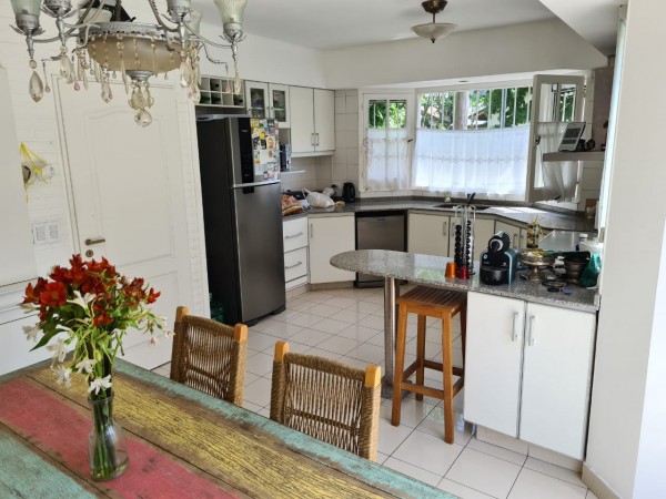 Venta Lindisima Casa en Martinez Vias a Libertador