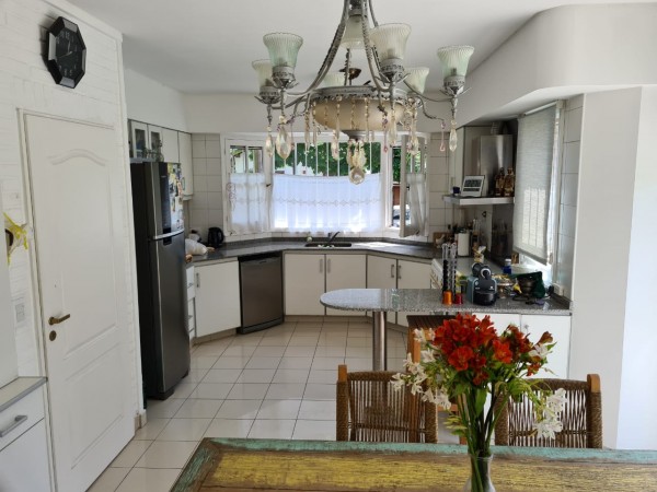 Venta Lindisima Casa en Martinez Vias a Libertador