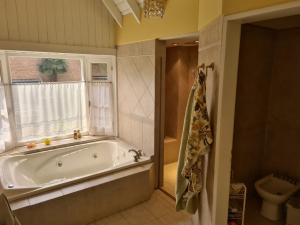 Venta Lindisima Casa en Martinez Vias a Libertador