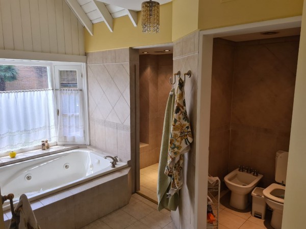 Venta Lindisima Casa en Martinez Vias a Libertador