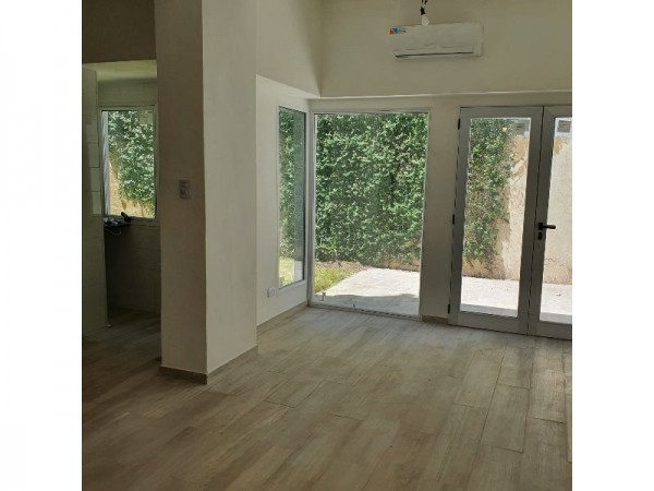 Lindísimo Departamento con Jardín
