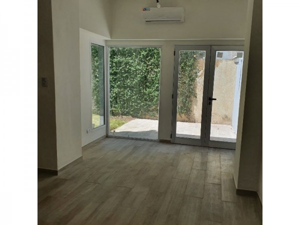 Lindísimo Departamento con Jardín