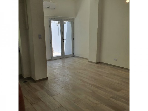 Lindísimo Departamento con Jardín