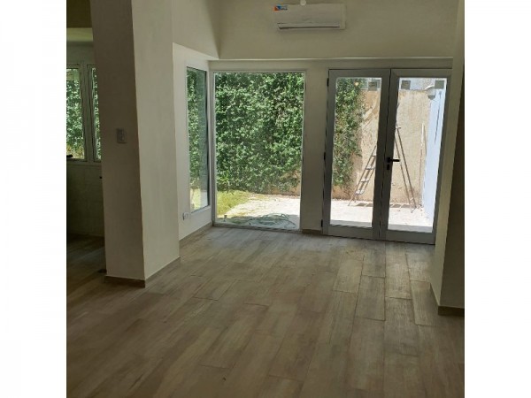 Lindísimo Departamento con Jardín