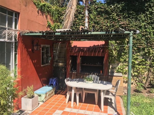 Venta Lindisima Casa Estilo Colonial, en San Isidro con Pileta