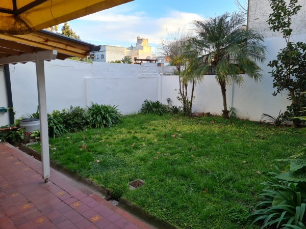 Departamento de 3 Ambientes con Jardín