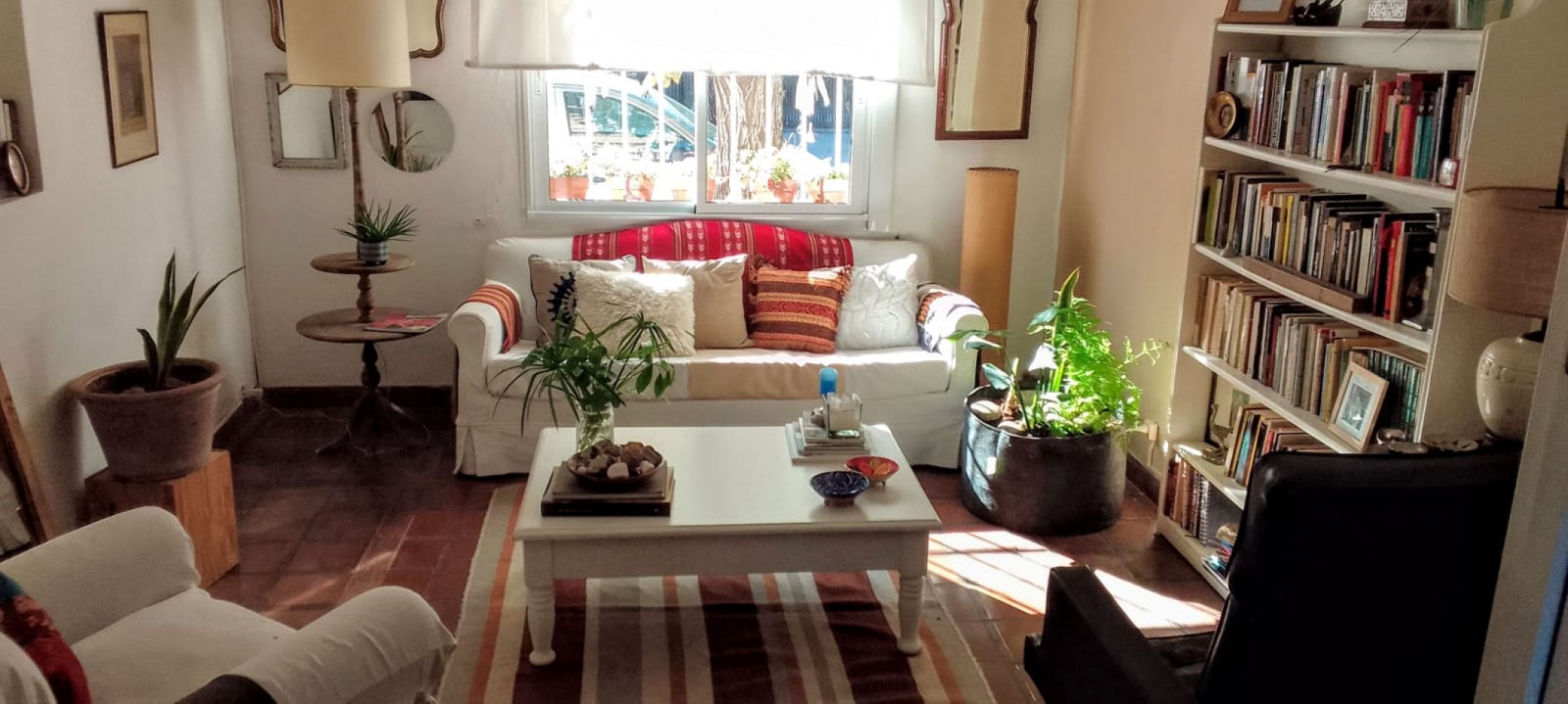 Venta Lindisima Casa Estilo Colonial, en San Isidro con Pileta