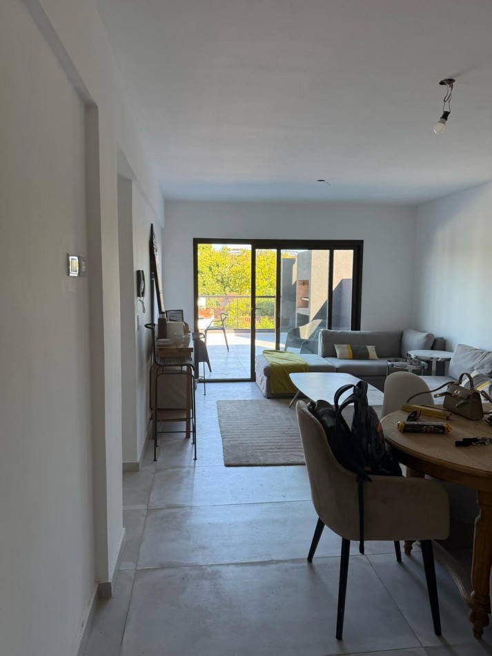 Venta Departamento 3 ambientes con Increible Terraza en Beccar