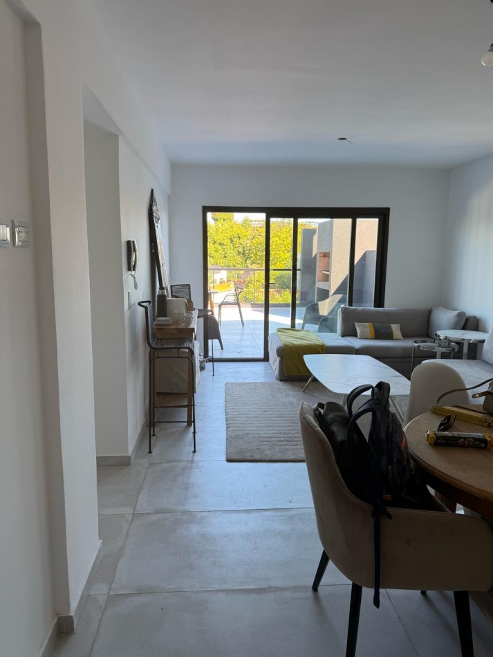Venta Departamento 3 ambientes con Increible Terraza en Beccar