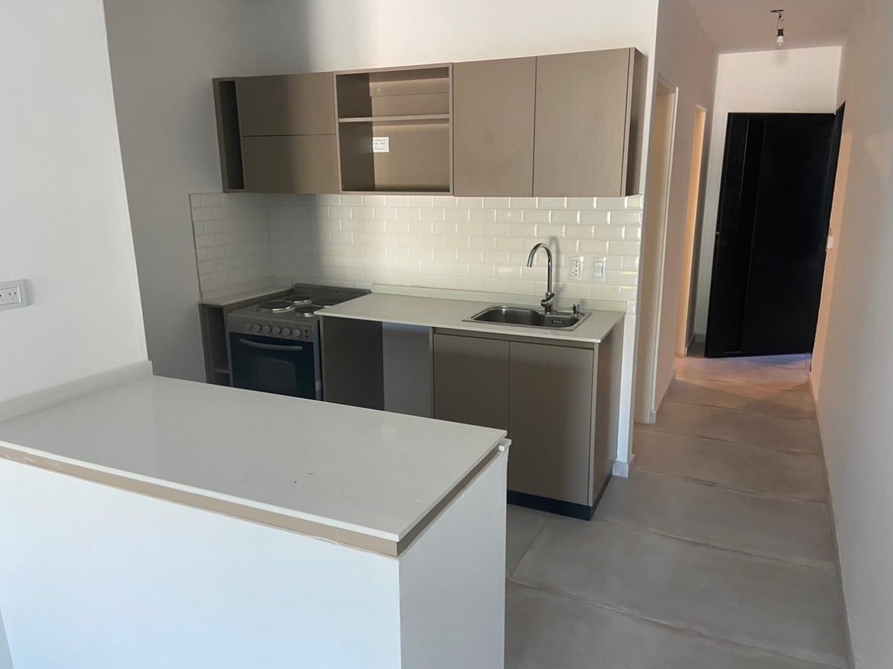 Venta Departamento de Un Ambiente Con Cochera y Balcon Aterrazado en Beccar
