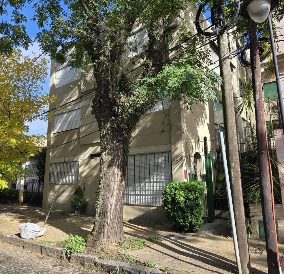 Departamento de 2 Ambientes con patio en el centro de San Isidro
