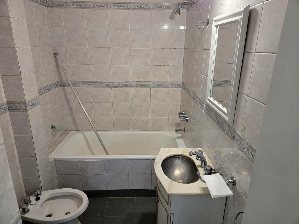 Departamento de 2 Ambientes con patio en el centro de San Isidro