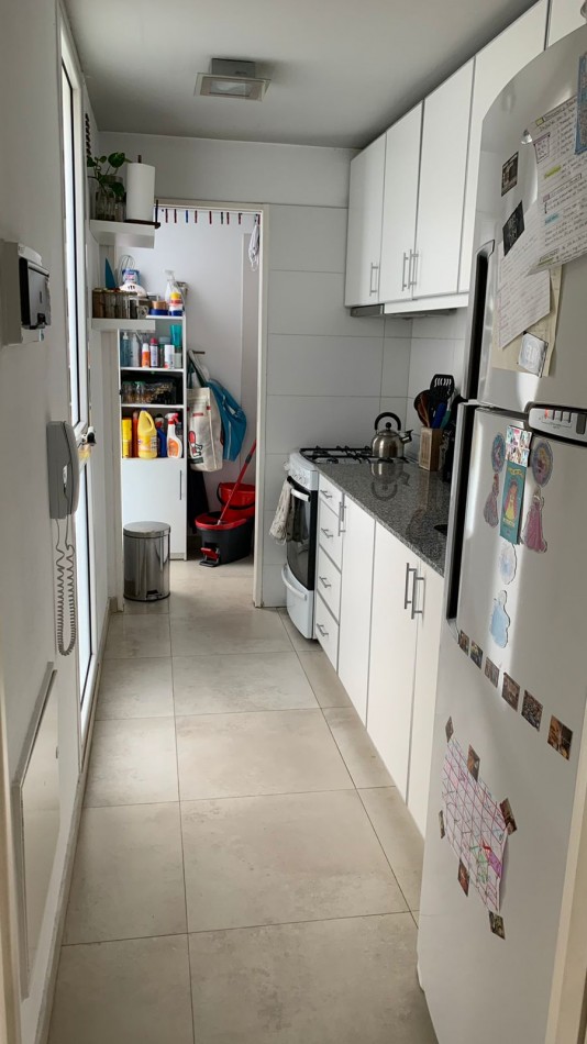 Alquiler Departamento de 3 ambientes con Cochera