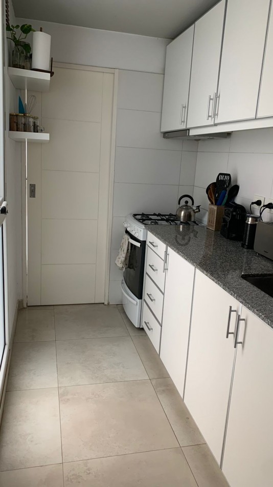 Alquiler Departamento de 3 ambientes con Cochera