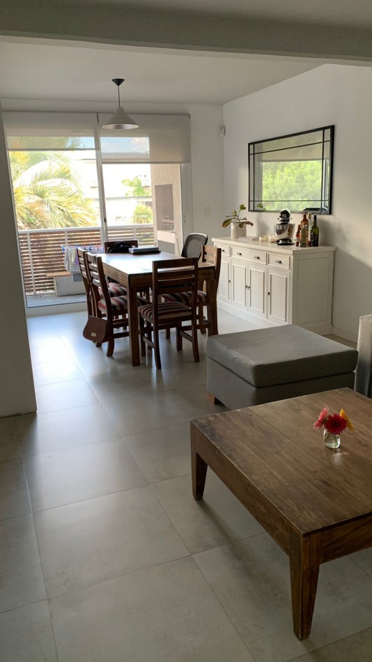 Alquiler Departamento de 3 ambientes con Cochera