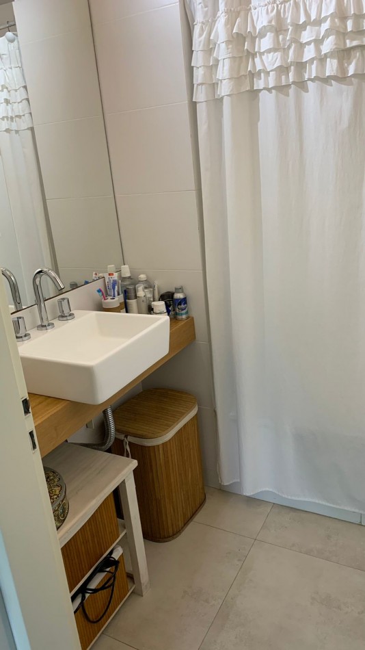 Alquiler Departamento de 3 ambientes con Cochera