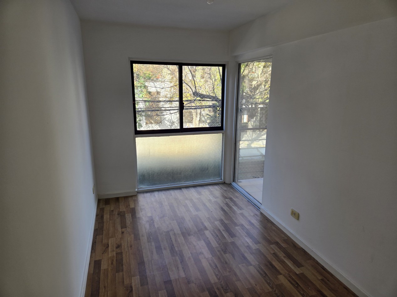 Venta Departamento 3 ambientes c/Patio en San Isidro