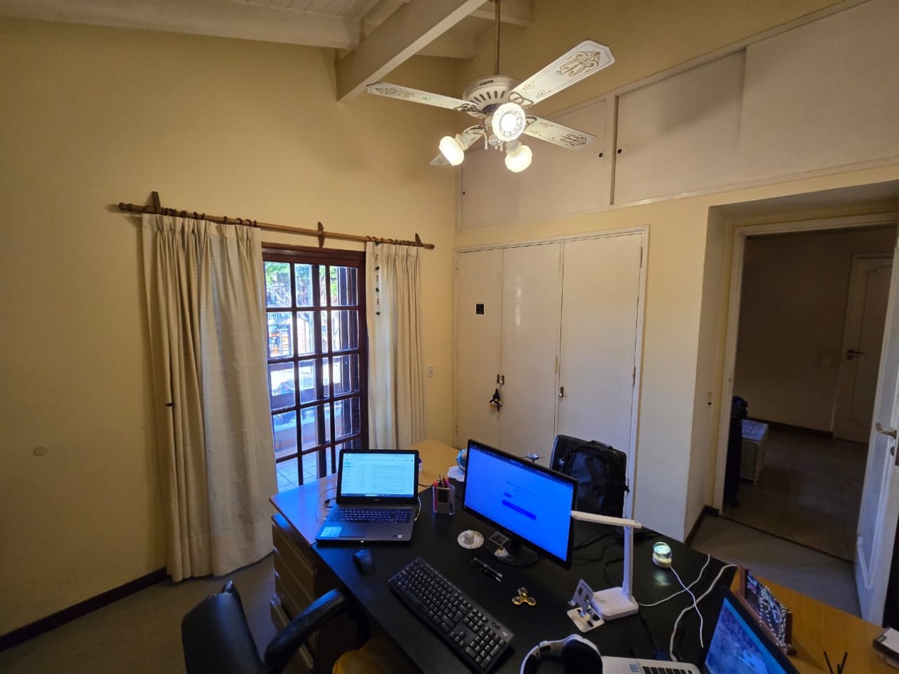 Casa en venta en San Isidro con jardin y pileta