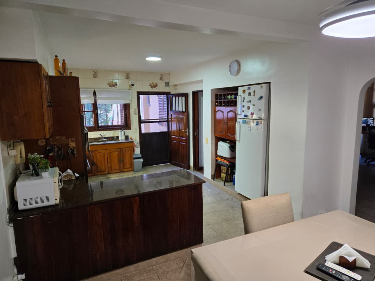 Casa en venta en San Isidro con jardin y pileta