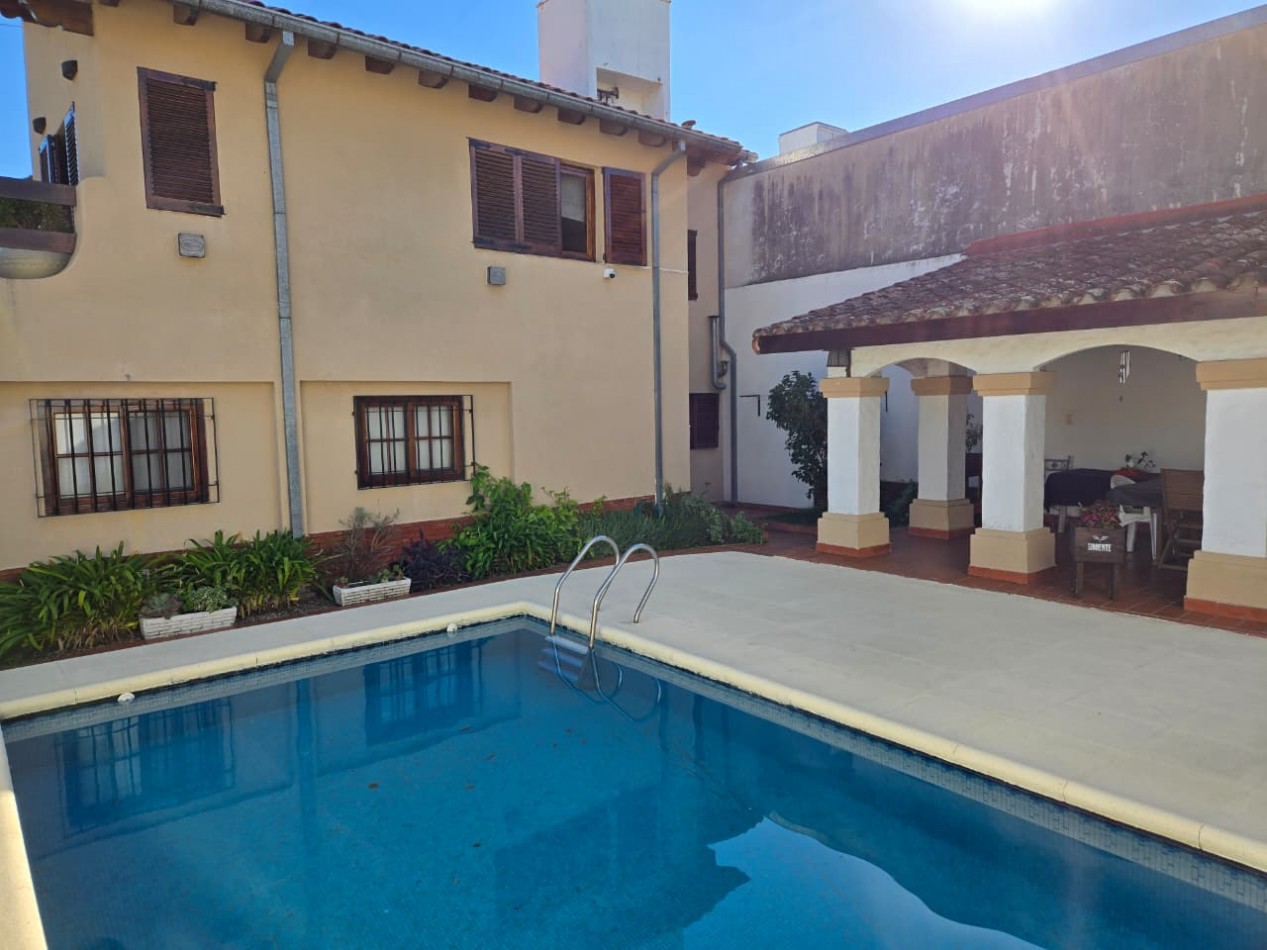 Casa en venta en San Isidro con jardin y pileta