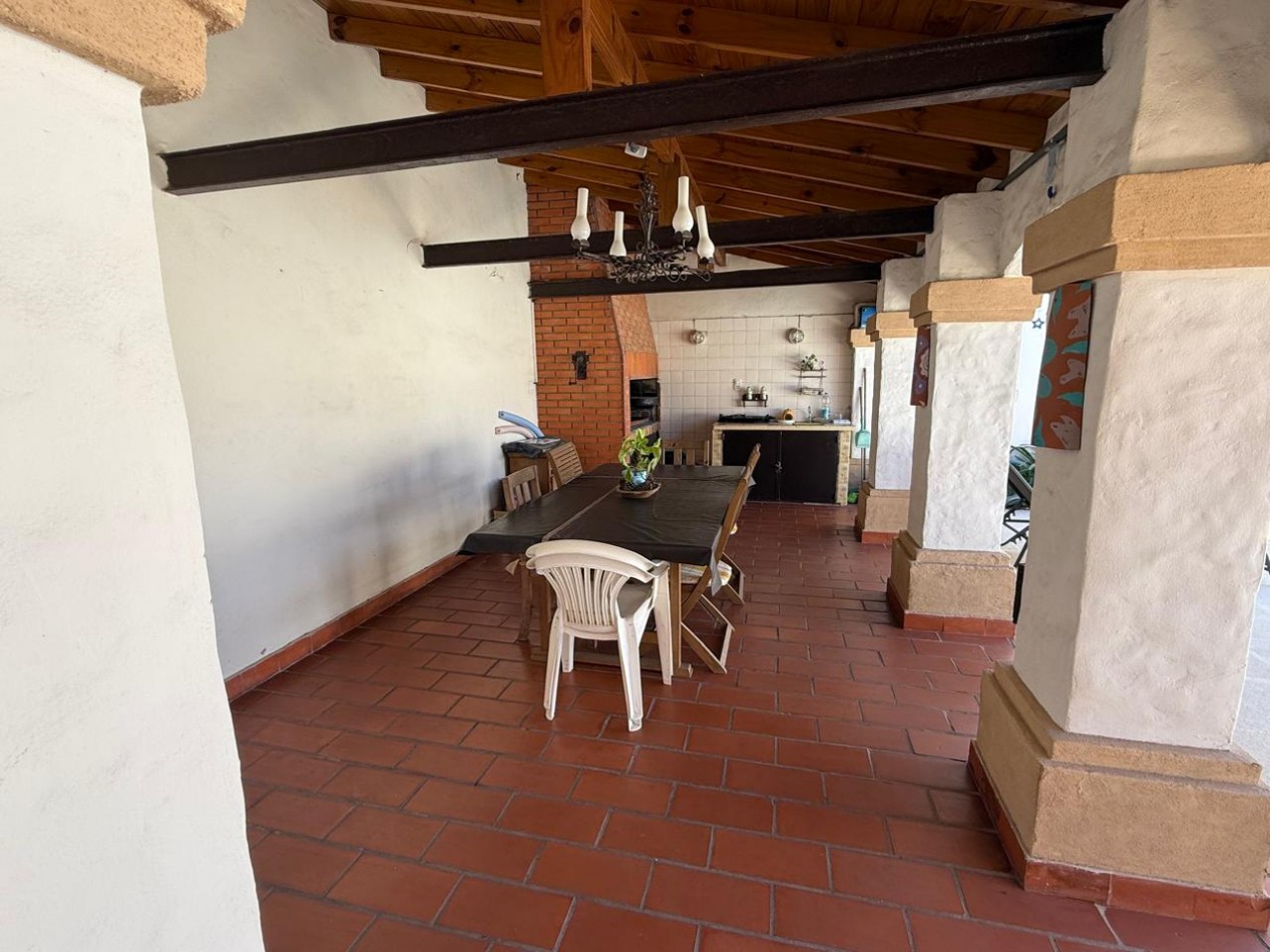 Casa en venta en San Isidro con jardin y pileta