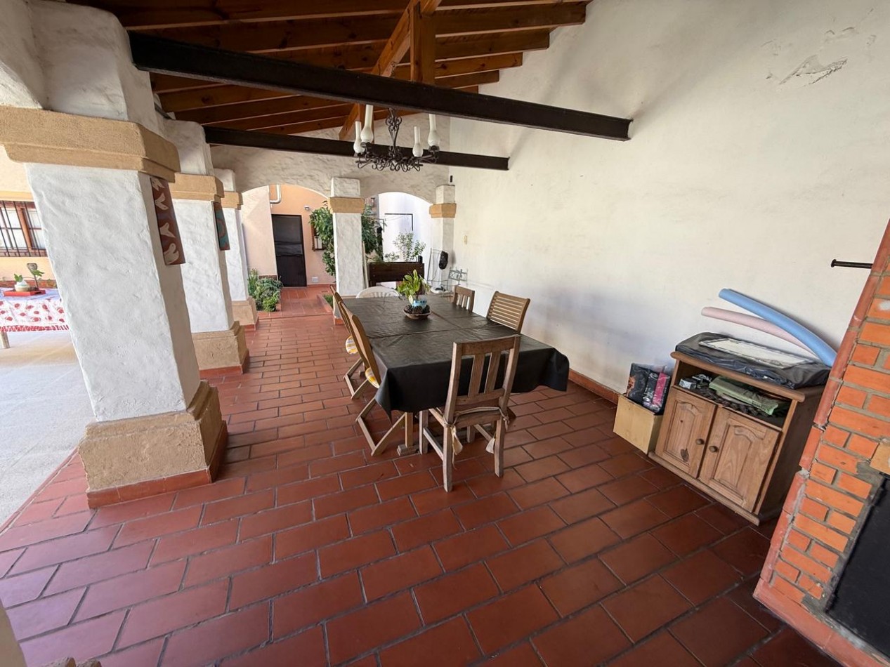 Casa en venta en San Isidro con jardin y pileta