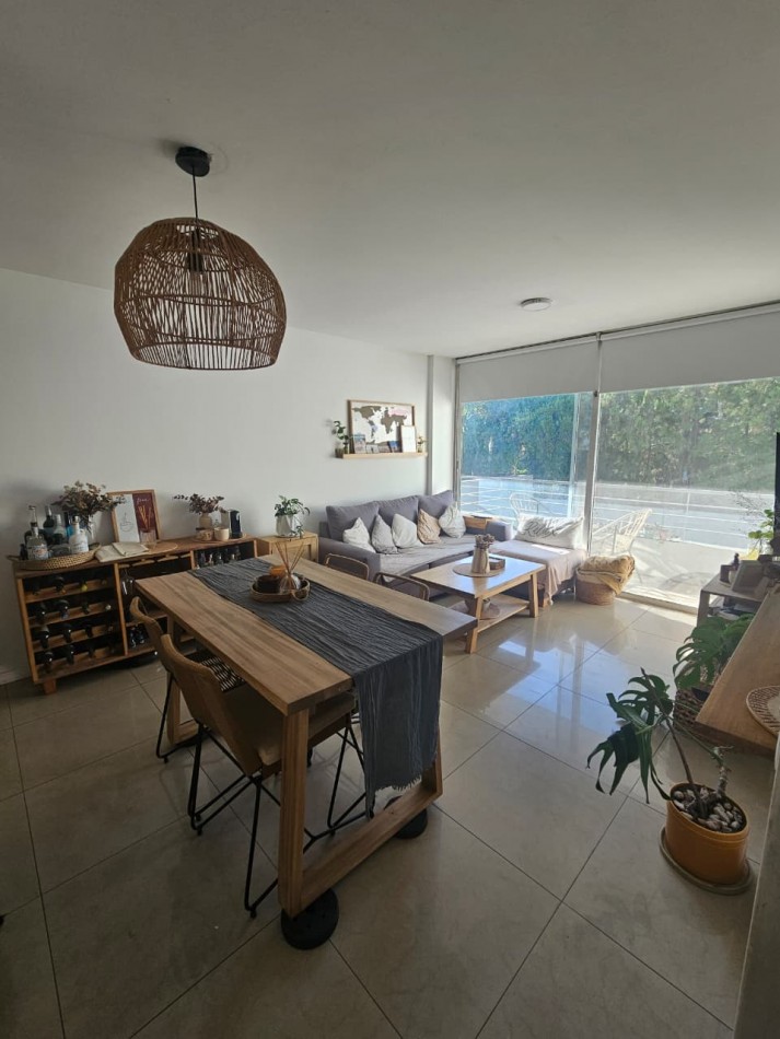 Alquiler Departamento de 3 Ambientes C/Cochera y Pileta en San Isidro