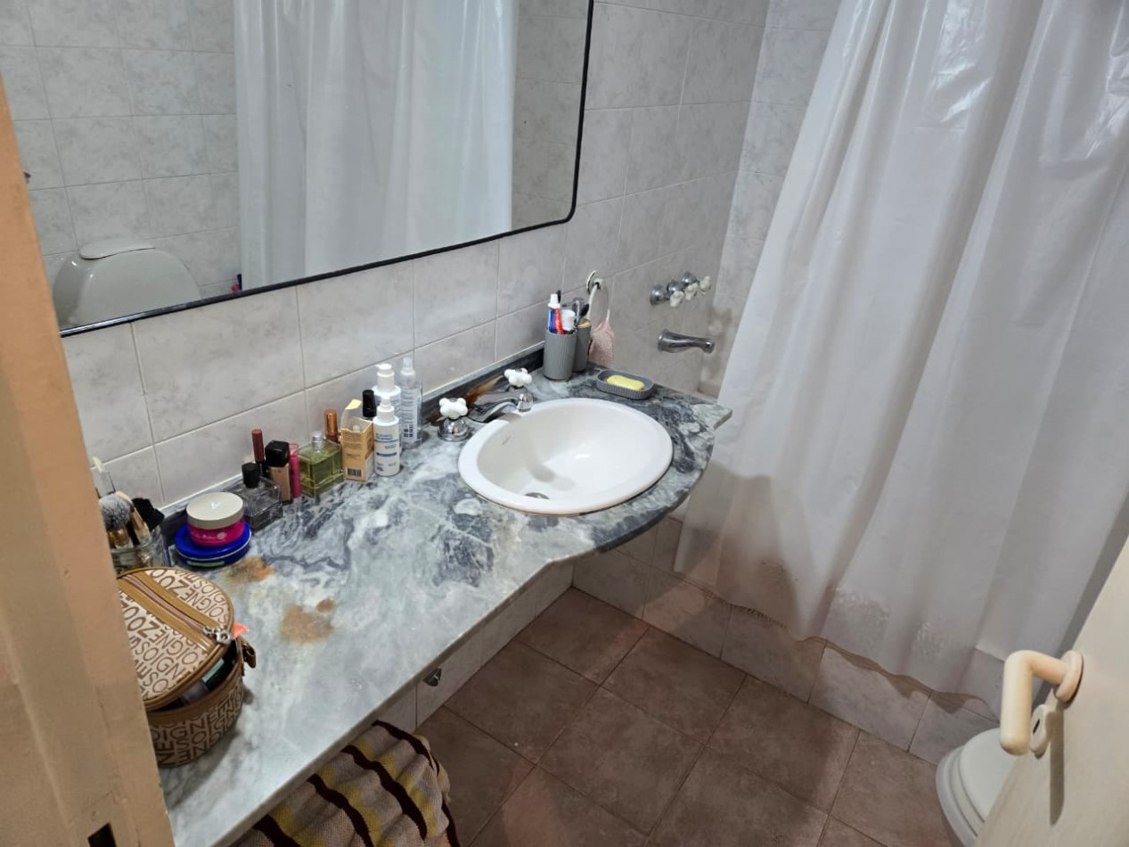 Venta Casa Sobre Lote Propio en La Calabria San Isidro.