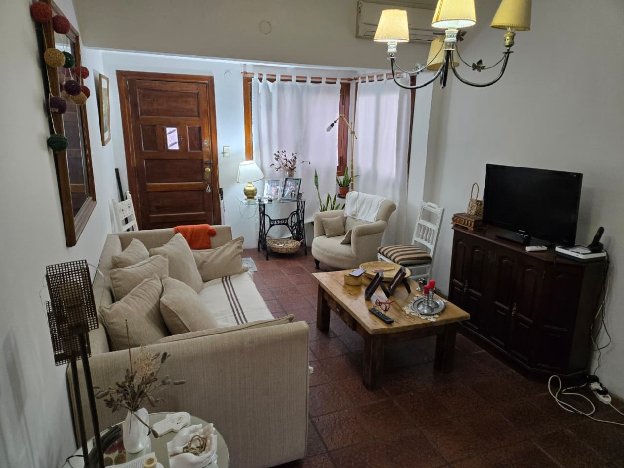 Venta Casa Sobre Lote Propio en La Calabria San Isidro.