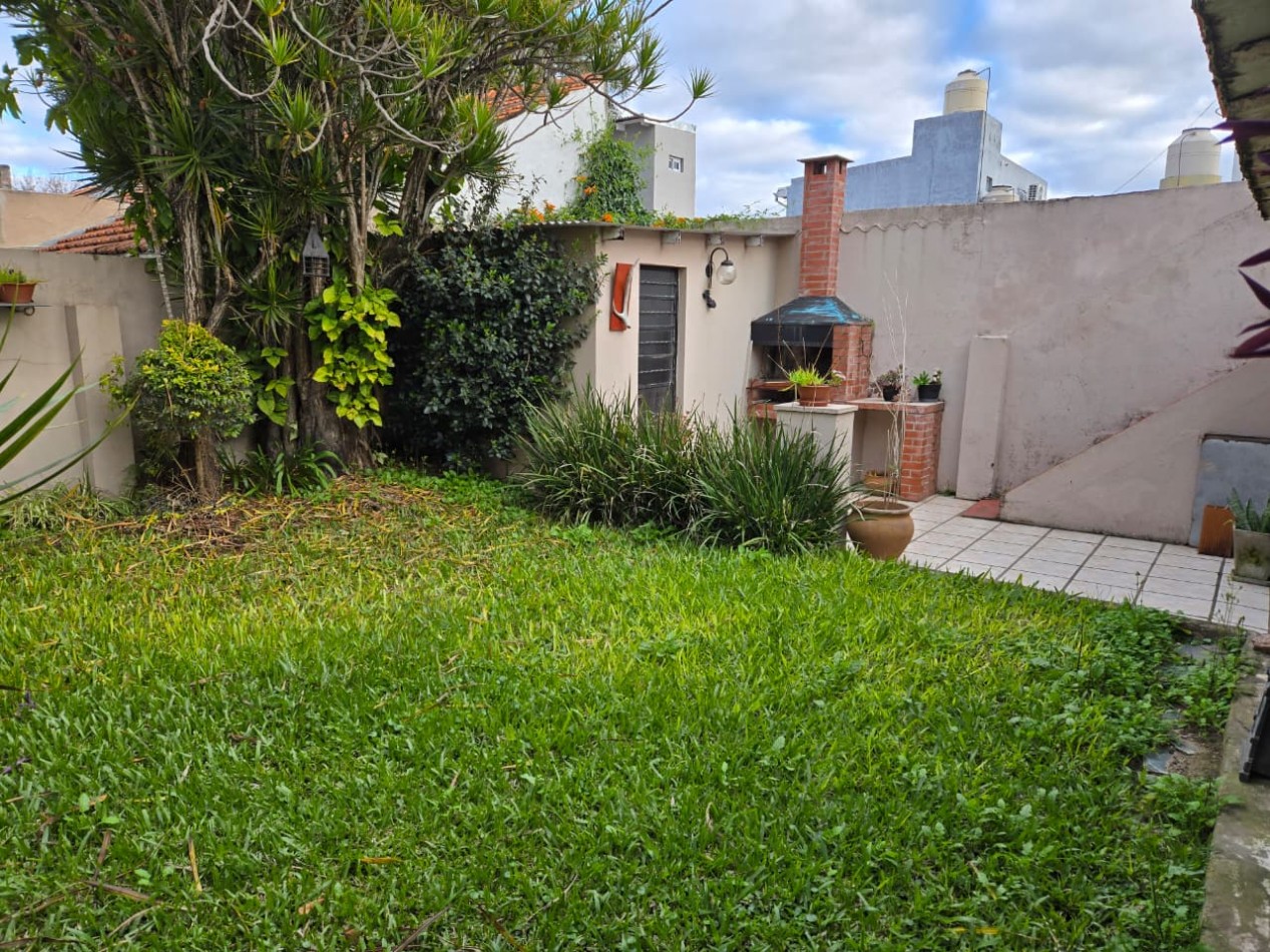 Venta Casa Sobre Lote Propio en La Calabria San Isidro.