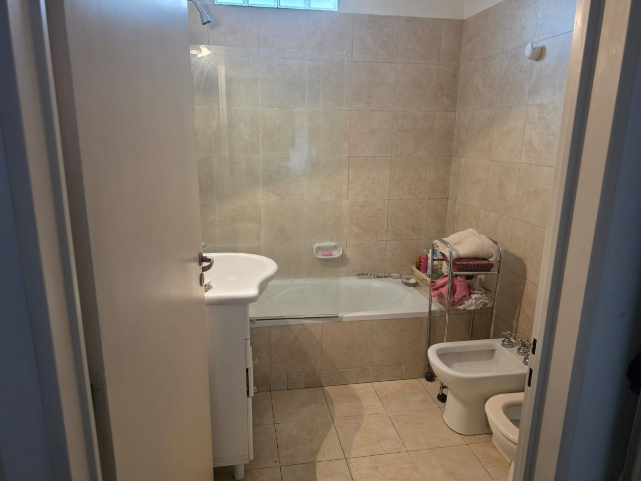Venta Departamento 2 Ambientes, Sobre Av. F Lacroze en Colegiales.