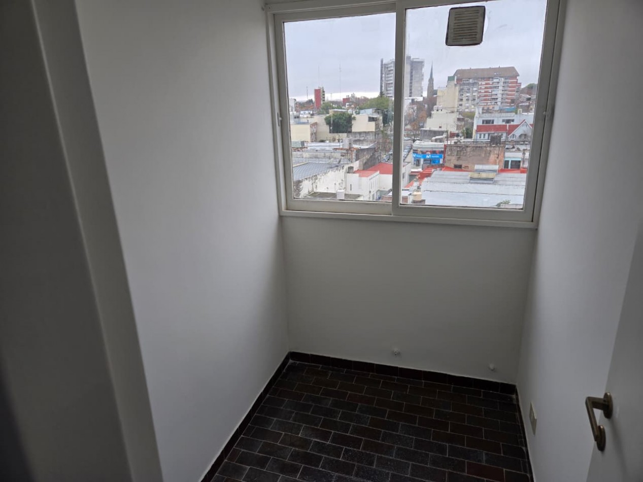 Alquiler Departamento 3 Dormitorios y Dependencias en San Isidro