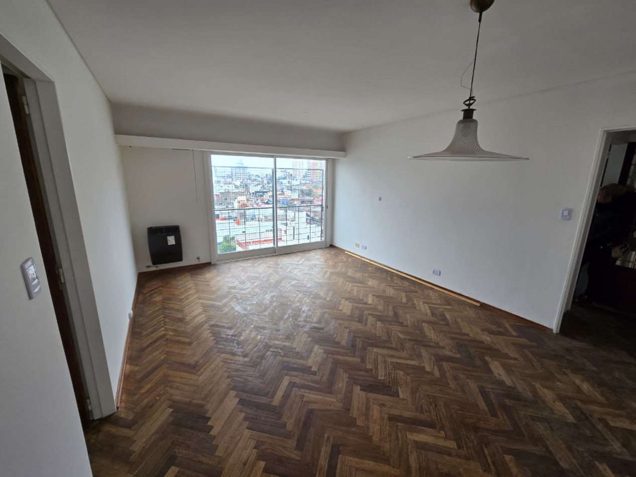 Alquiler Departamento 3 Dormitorios y Dependencias en San Isidro