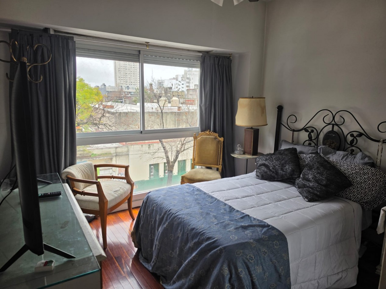 Venta Departamento 2 Ambientes, Sobre Av. F Lacroze en Colegiales.