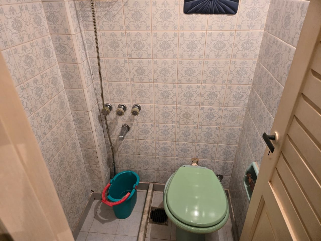 Casa en venta en Barrio Las Carreras, San Isidro 3 dormitorios, jardin, quincho y cochera para 3 autos.