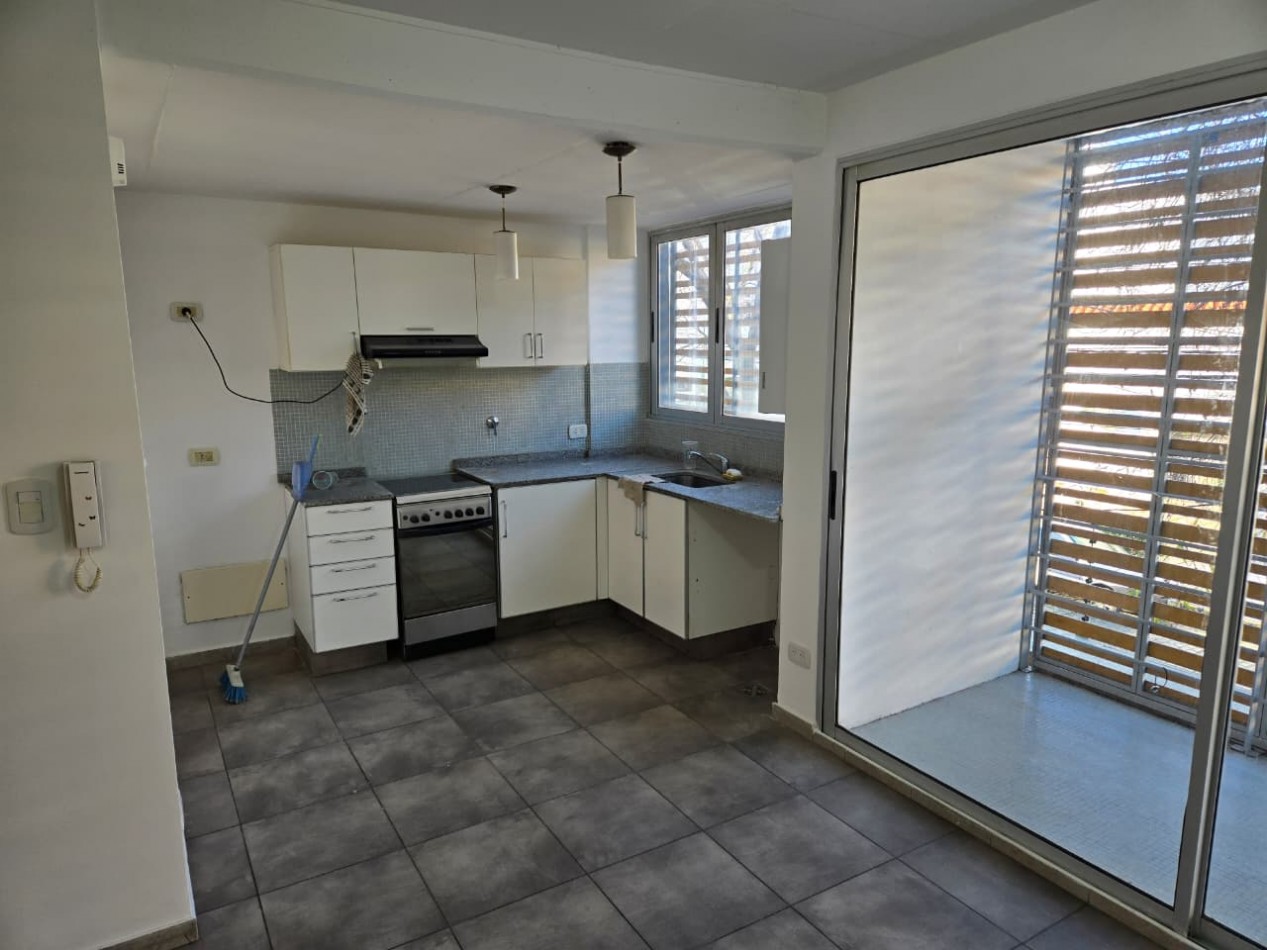 Alquiler Departamento 3 Ambientes con Cochera en San Isidro
