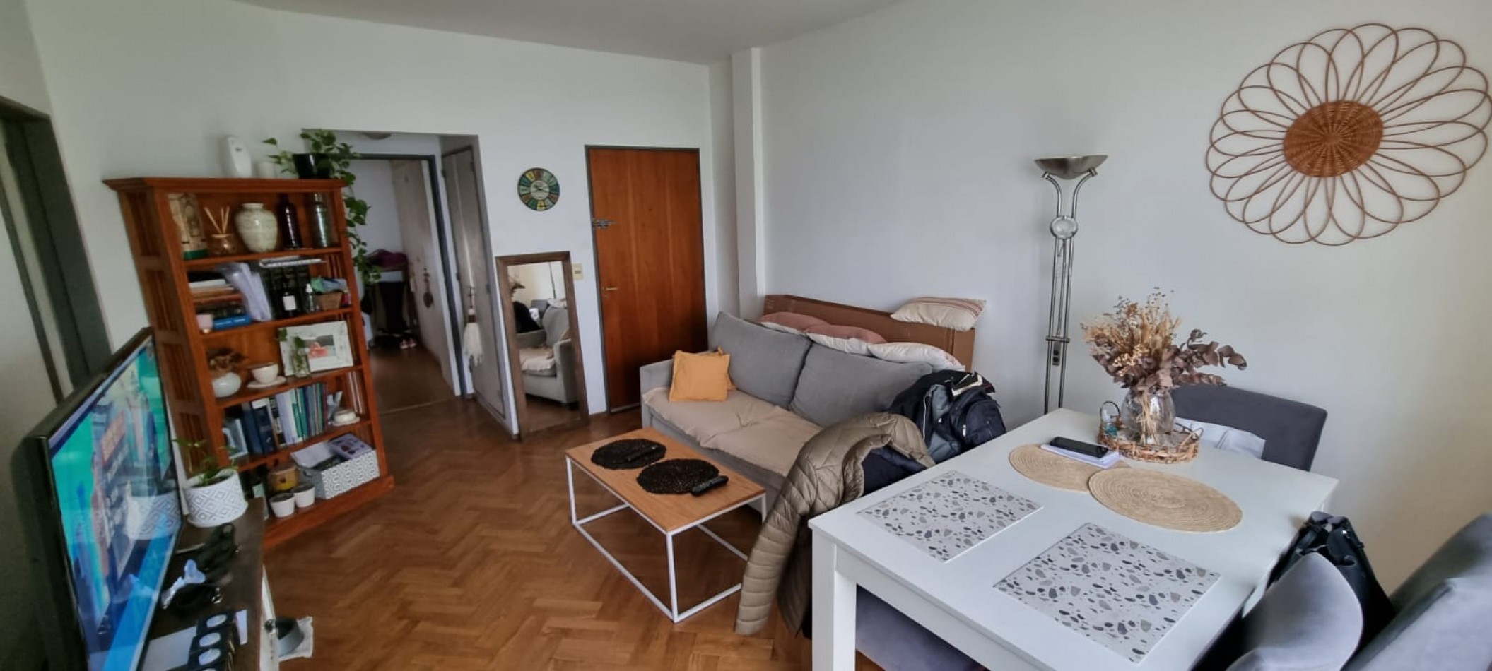 Venta Departamento 2 Ambientes, Con Cochera y Jardin