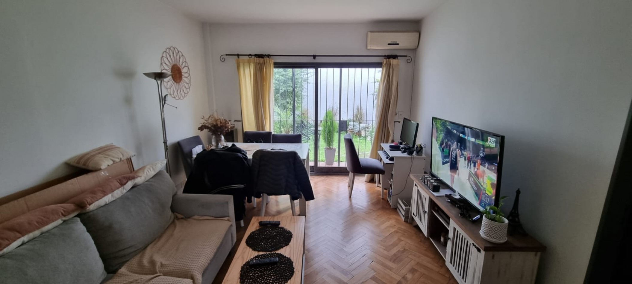 Venta Departamento 2 Ambientes, Con Cochera y Jardin