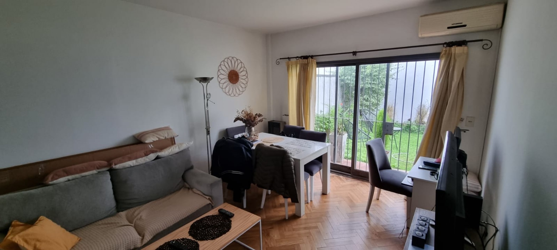 Venta Departamento 2 Ambientes, Con Cochera y Jardin