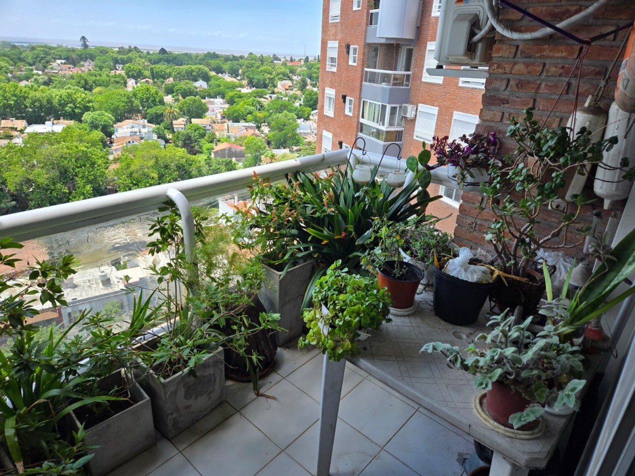 Venta Departamento 2 Ambientes con Cochera en Beccar con Increible Vista al Rio