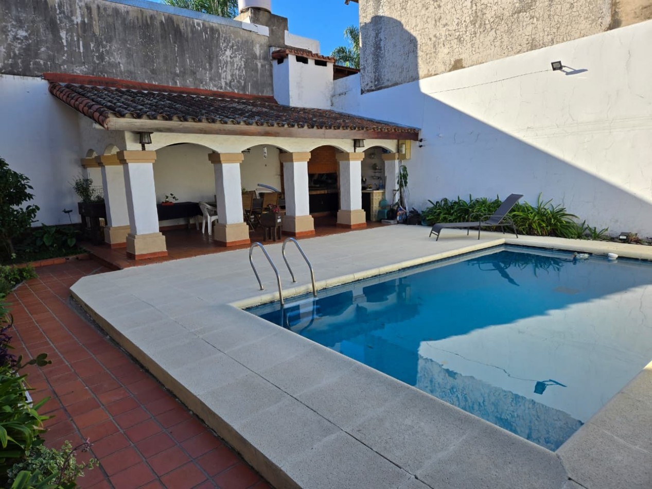 Casa en venta en San Isidro con jardin y pileta