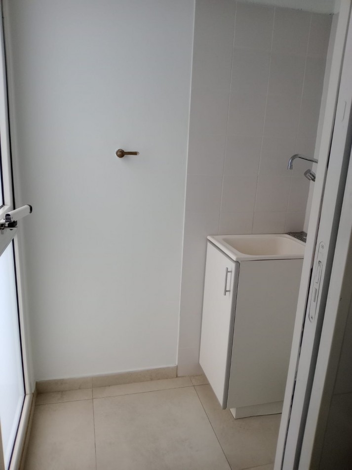 Venta Departamento de 2 ambientes con Cochera en San Isidro