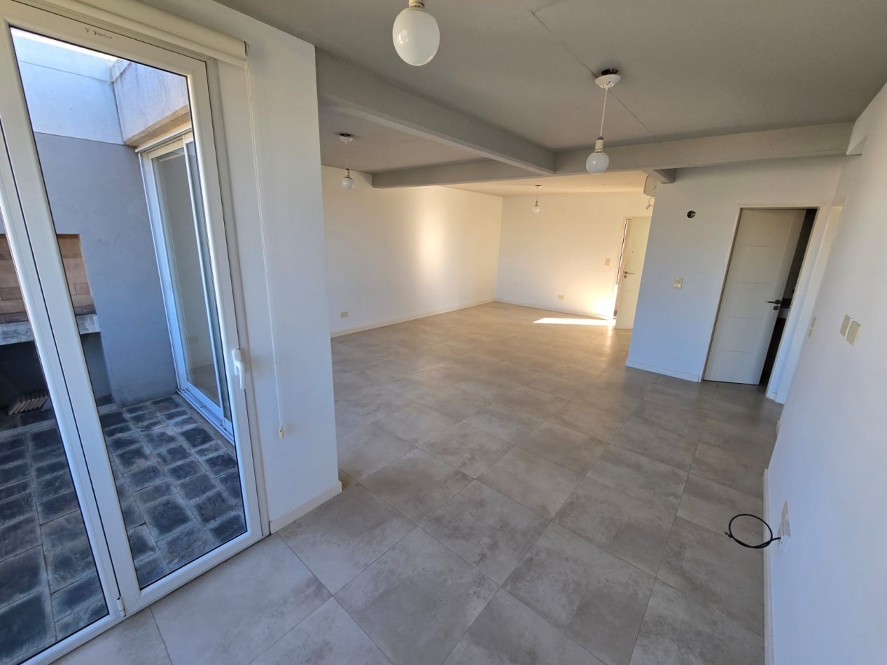 Venta Departamento de 2 ambientes con Cochera en San Isidro