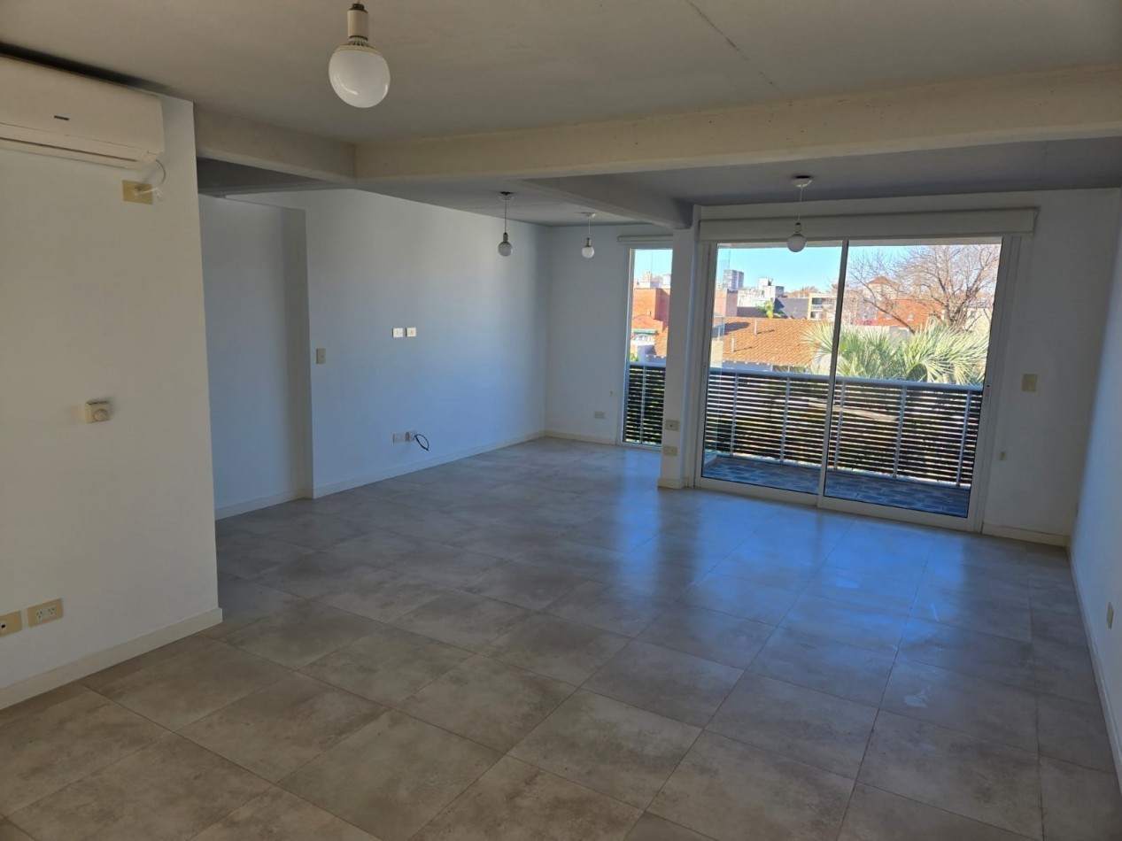 Venta Departamento de 2 ambientes con Cochera en San Isidro