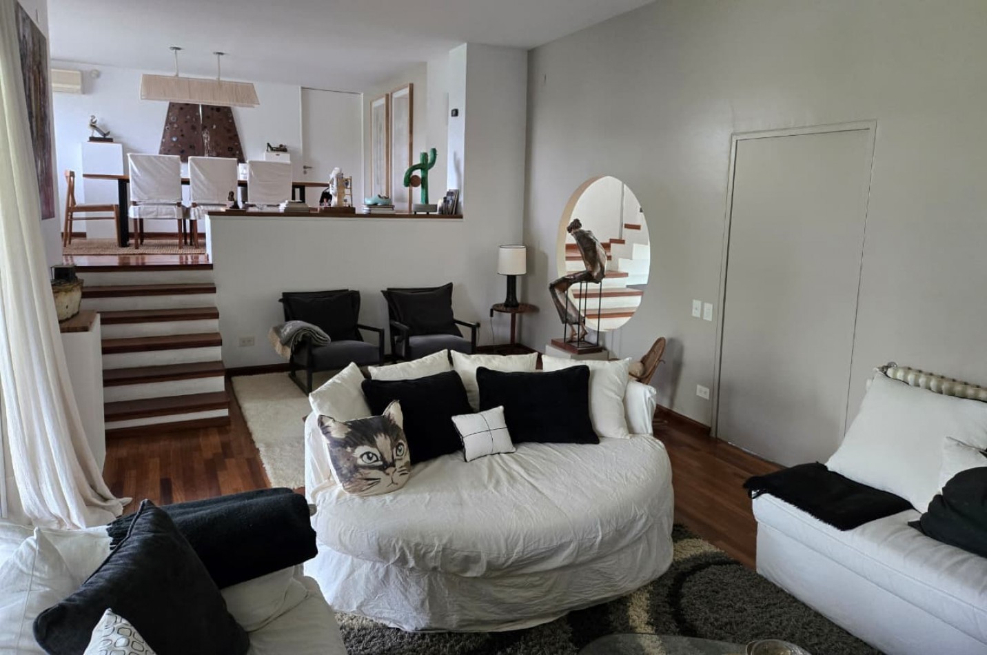Impecable Casa Moderna en Venta en Lomas de San Isidro