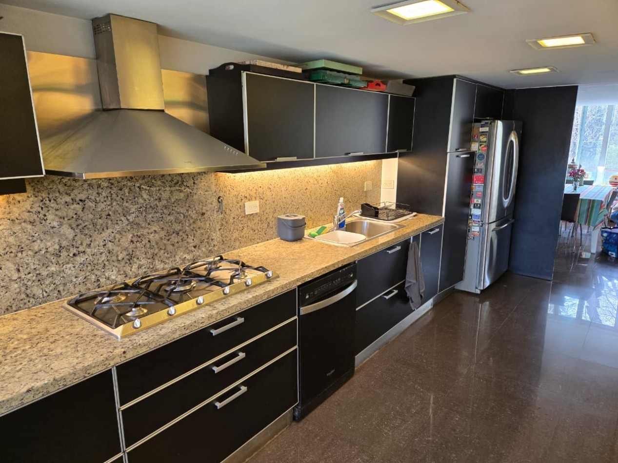 Impecable Casa Moderna en Venta en Lomas de San Isidro
