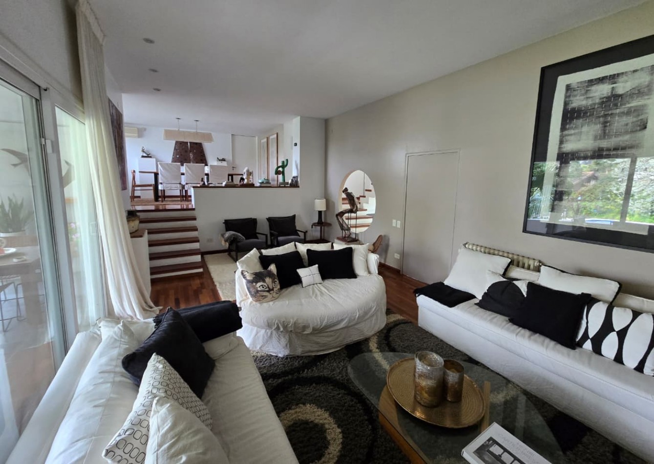 Impecable Casa Moderna en Venta en Lomas de San Isidro