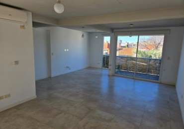 Venta Departamento de 2 ambientes con Cochera en San Isidro